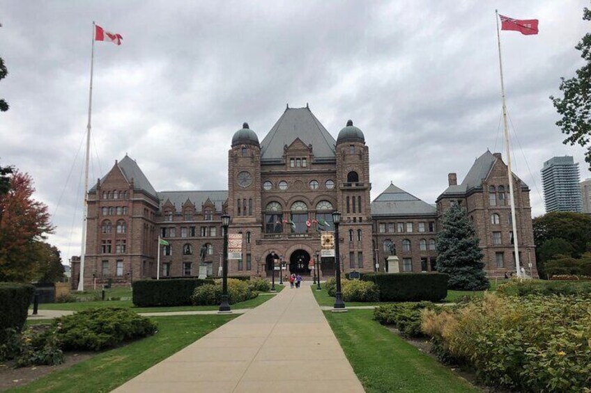 Queen's Park Self Guided Walking Tour 