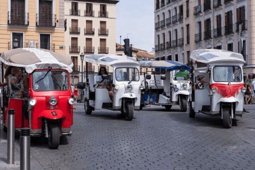 Rome City Sightseeing by Golf Cart Or TukTuk
