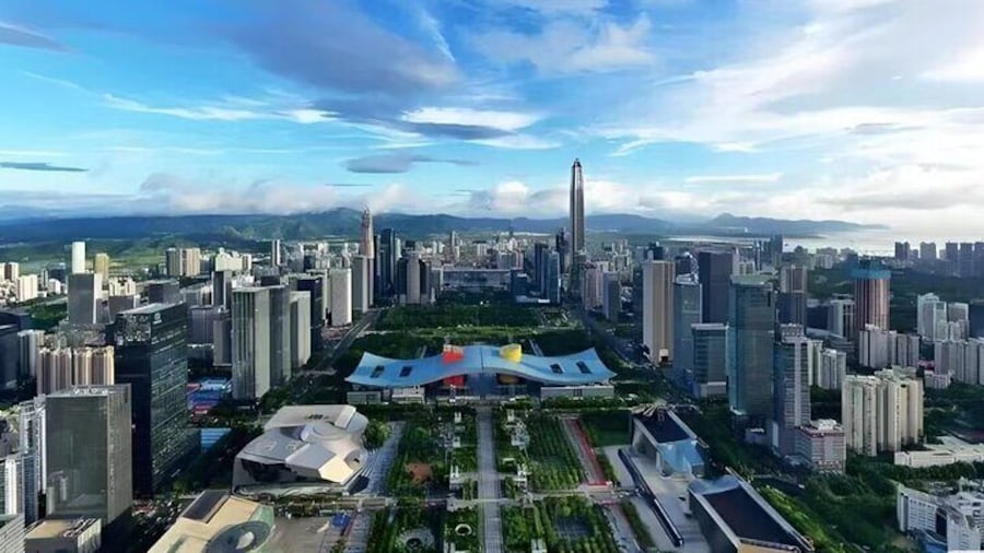 view from the top of Lian hua park.. Highest square in Futian district
