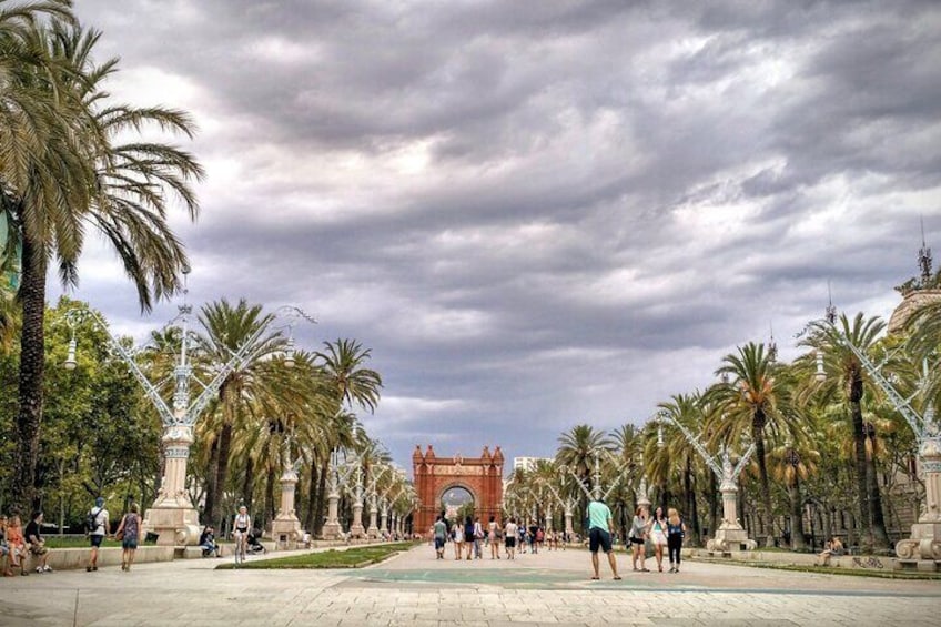 Barcelona Old City and Hidden Gems Private Walking Tour