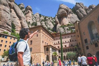 Private Montserrat and Gaudi's Crypt with Hotel Pickup