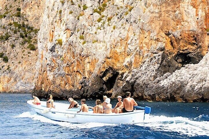 PRIVATE "Classic" excursion with typical Cilento Gozzo