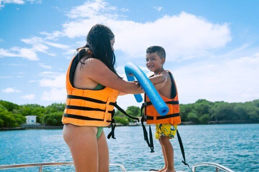 Boat Rental To The Rosario Islands Up To 10 People