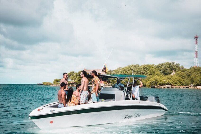 Boat Rental To The Rosario Islands Up To 10 People