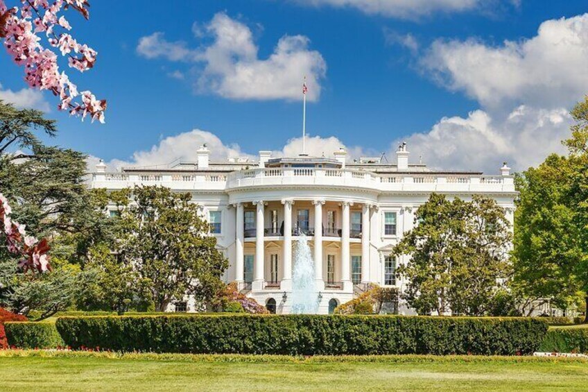 Historic Monuments and National Mall Bike Tour in Washington DC