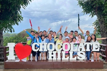 Bohol Chocolate Hills, Tarsiers & Loboc River Shared Tour