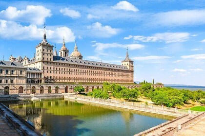 From Madrid: El Escorial & Valley of the Fallen Guided Tour