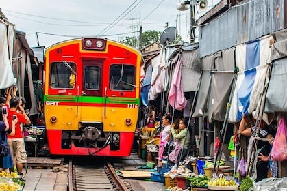 バンコク : 水上マーケット＆列車マーケットディスカバリー