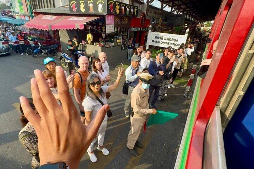 Floating Market & Railway Market Discovery in 28 languages