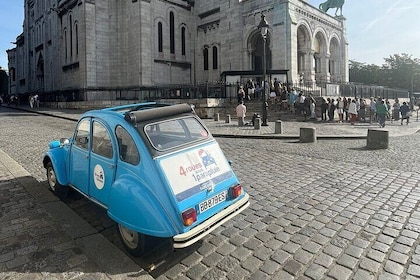 Private tour Paris Montmartre 1 hour in Citroën 2CV