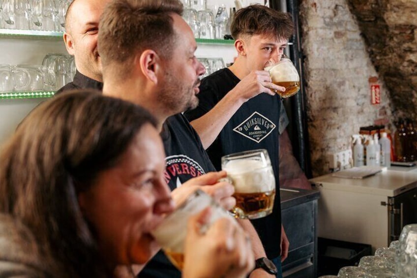 A laid-back beer tapping course