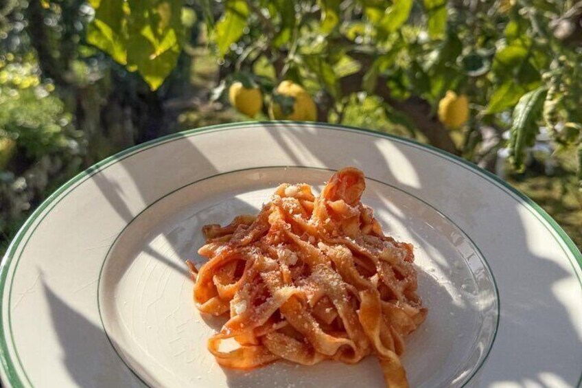Sorrento: Cooking with a Local Chef & Wine Class by the Sea