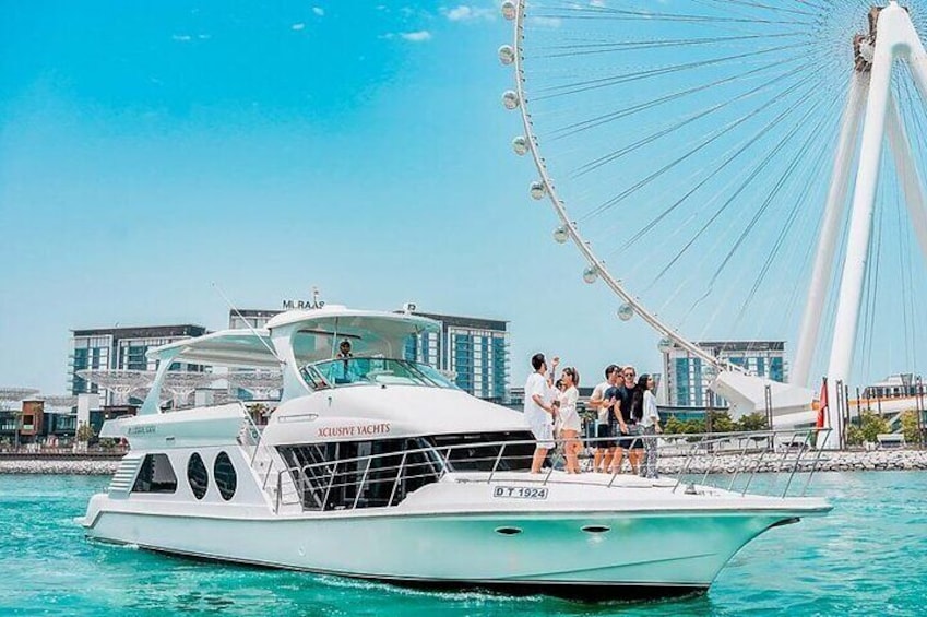 Marina Half Day Private Luxury Yacht Tour