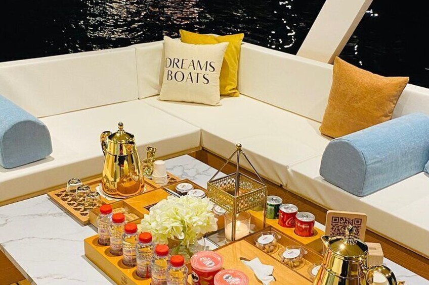 45-Minute Dream Boats Floating Cafe in Dubai