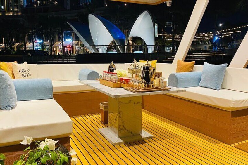 45-Minute Dream Boats Floating Cafe in Dubai