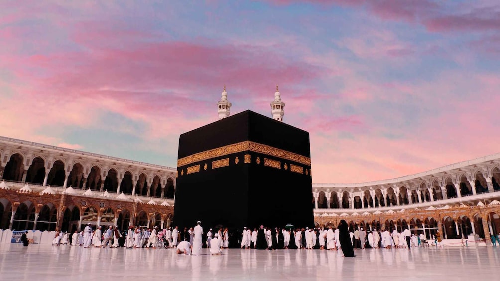From Jeddah: 5 Days Mecca and Medina Tour Package