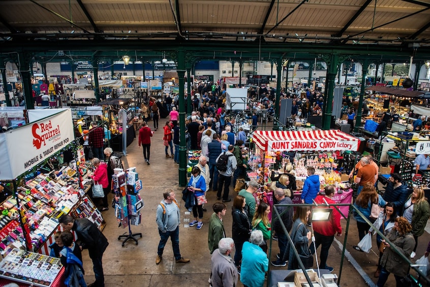 Belfast City Highlights & Giant’s Causeway Day Tour from Dublin