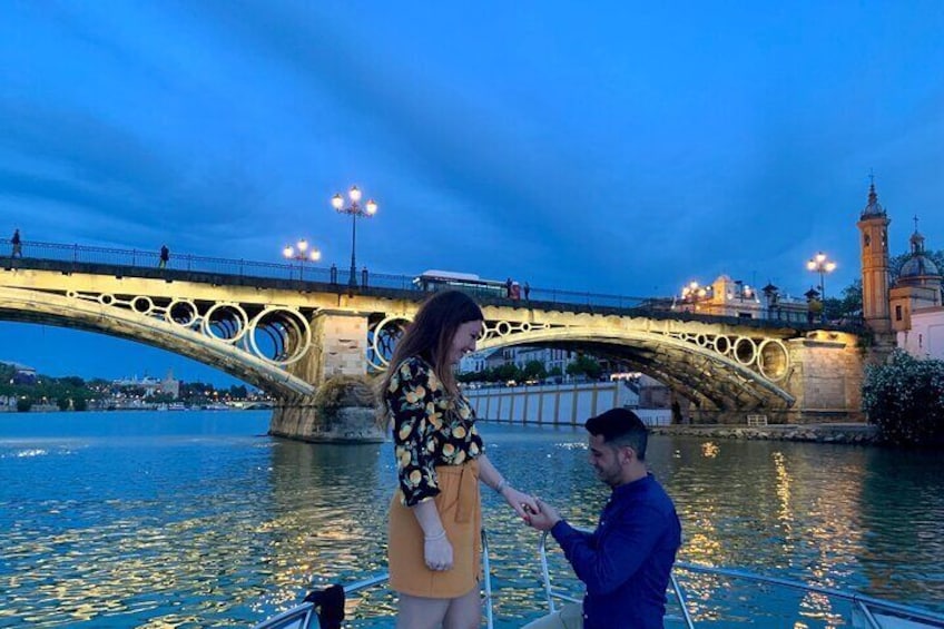 Romantic boat ride 1,5h with Möet Chandon