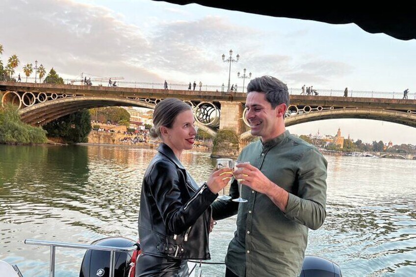 Romantic boat ride 1,5h with Möet Chandon