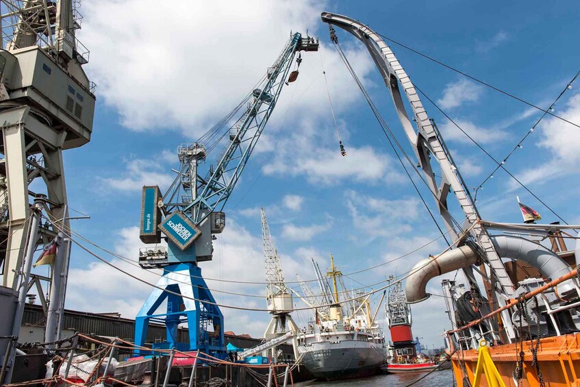 Picture 10 for Activity Hamburg: Bungee Jumping 50 Meters High over the Harbor