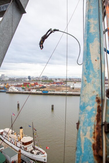 Picture 15 for Activity Hamburg: Bungee Jumping 50 Meters High over the Harbor