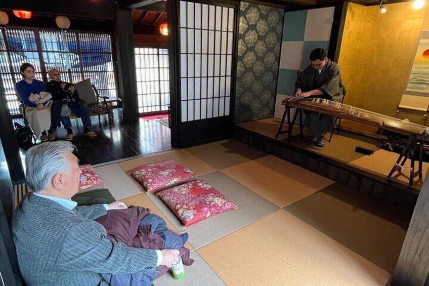 Koto performance