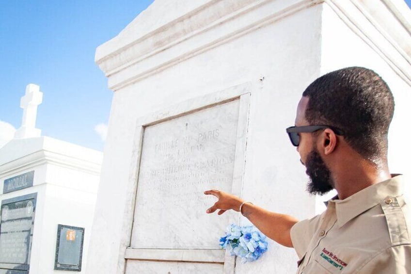 St. Louis Cemetery No. 1 Official Walking Tour - Enters the Cemetery