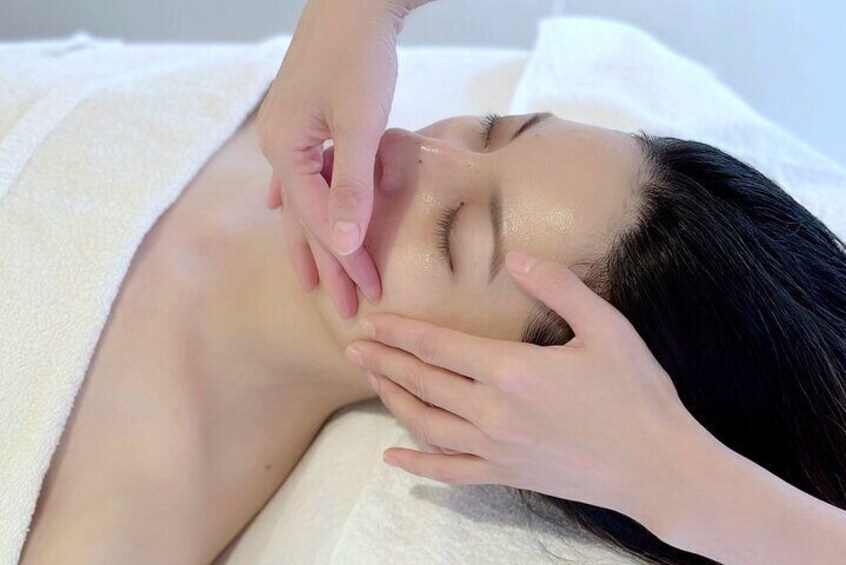 Skincare Salon for Adult Women in Honmachi Osaka