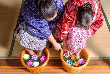 Osaka: Tea Ceremony and Foot Bath Experience<45-min>