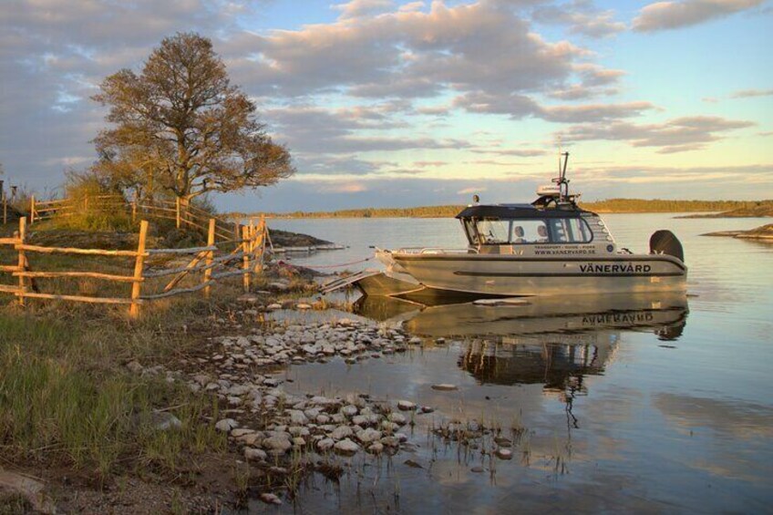 The premium boat that take you on the tour.