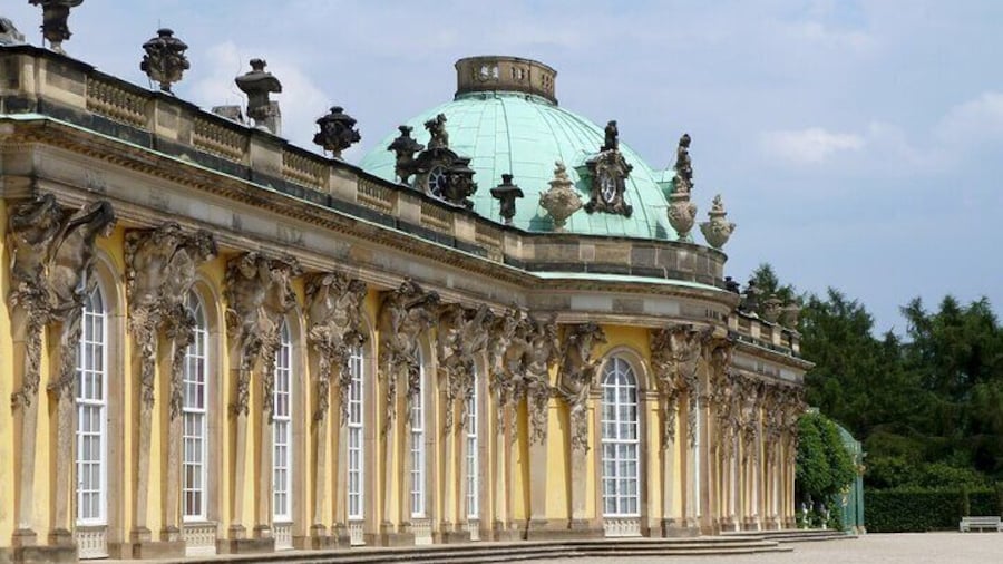Guided Spanish Tour of Potsdam Discover its Beauty