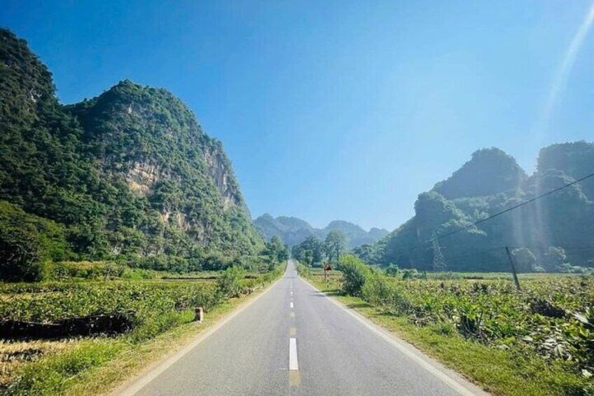 4-Day Private Tour Ha Giang Cao Bang and Ban Gioc