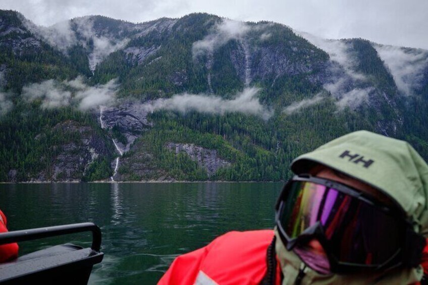 Fjords and happy guests.