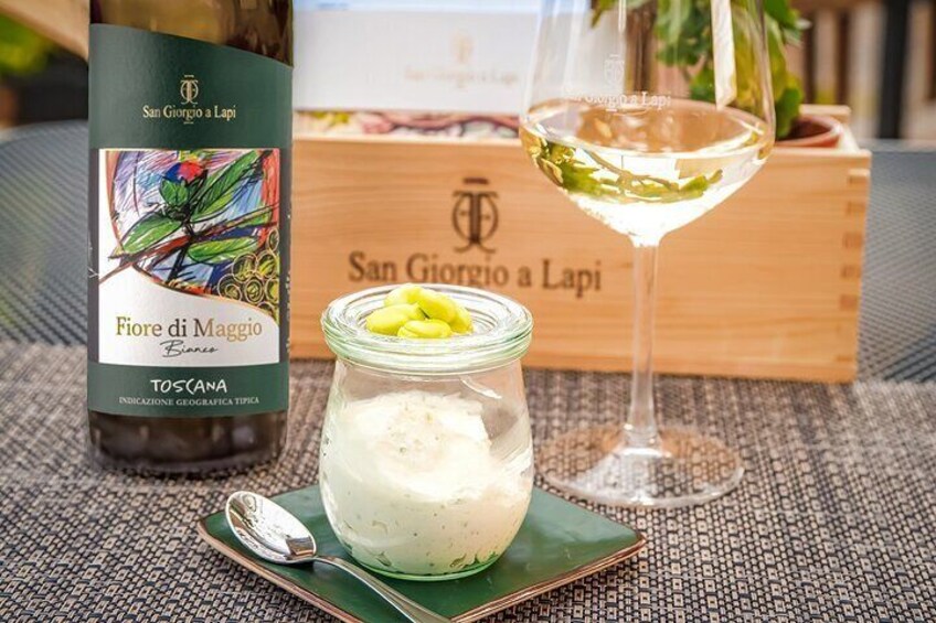 Guided tour of the cellars with wine tasting and lunch