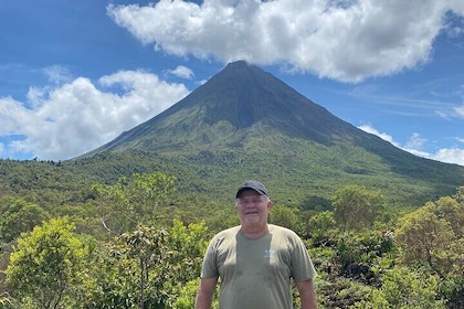 La Fortuna, full day transport, from San Jose.