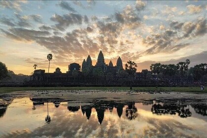 2-Day Angkor Wat & Siem Reap Tour from Pattaya, Thailand