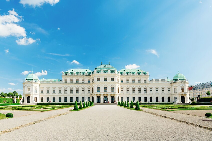 Skip-the-Line Belvedere Palace and Garden Guided Tour 