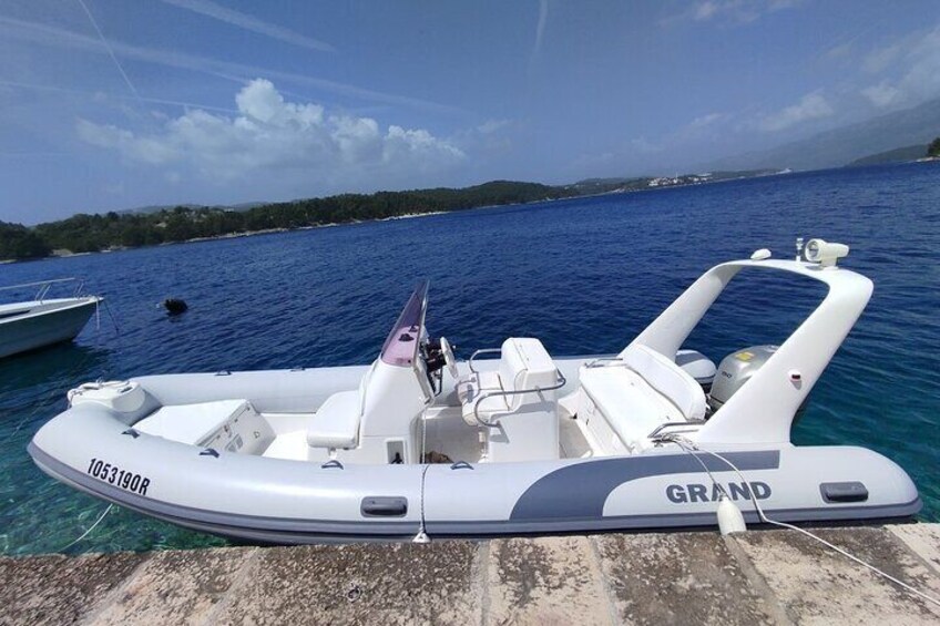 Taxi boat and rental service