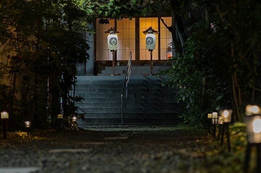 Osaka: Aroma Massage, Head Spa & Facial at the Temple <180-min>