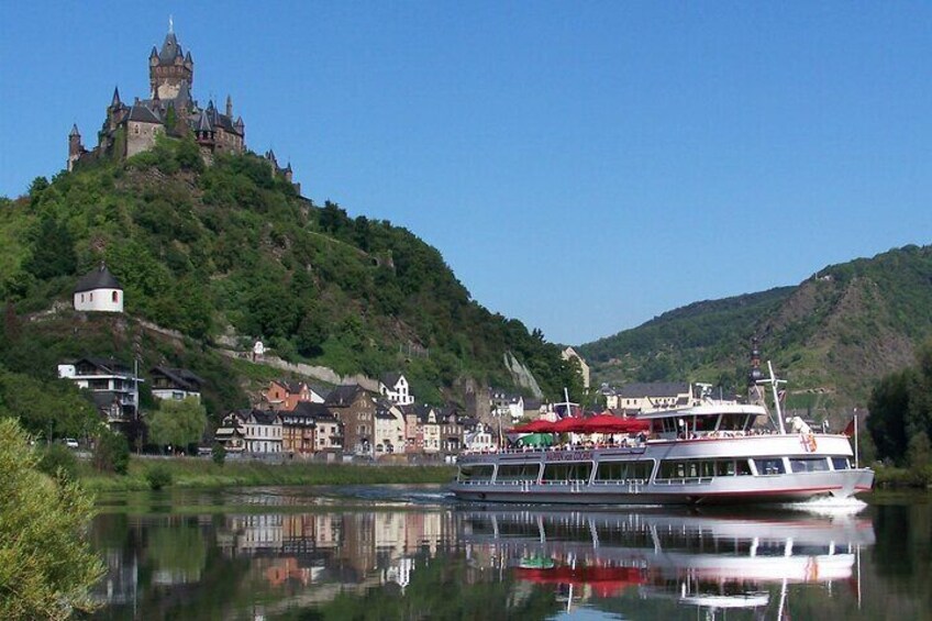 Bicycle Picnic Boat Tour with E Bike from to Traben Trarbach