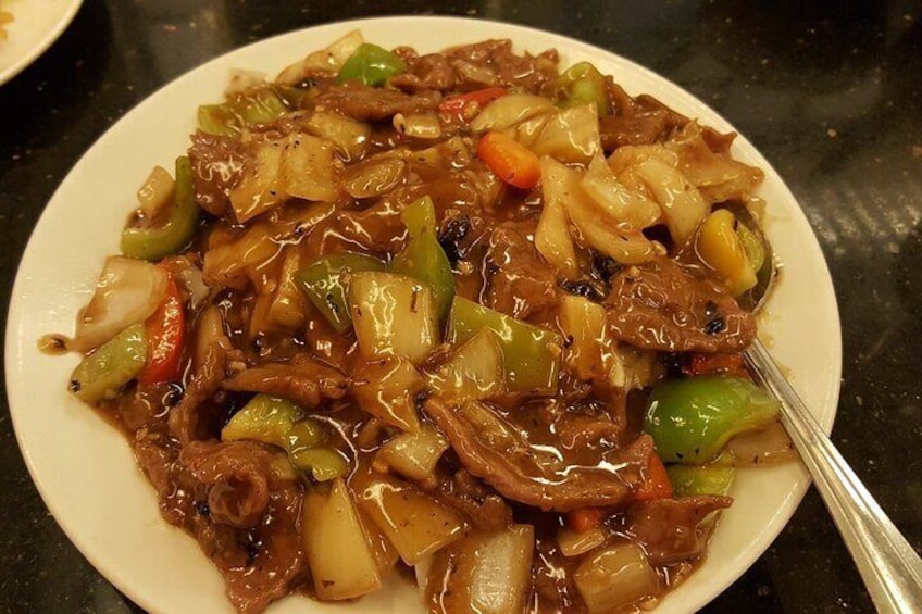 Beef chow fun with black bean sauce