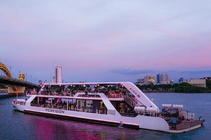 Da Nang: Poseidon Cruise with Dinner & Breathtaking Scenery