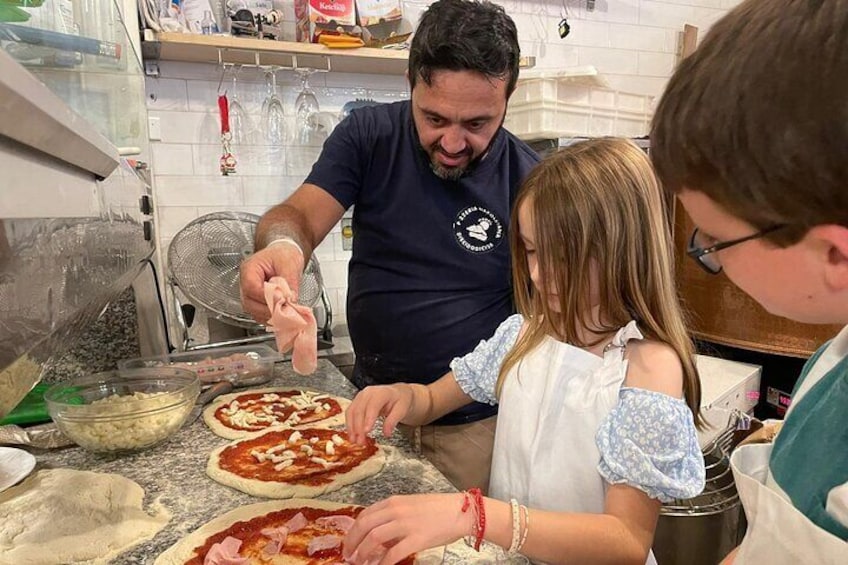 Rome: Neapolitan Pizza Cooking Class in Front of the Vatican