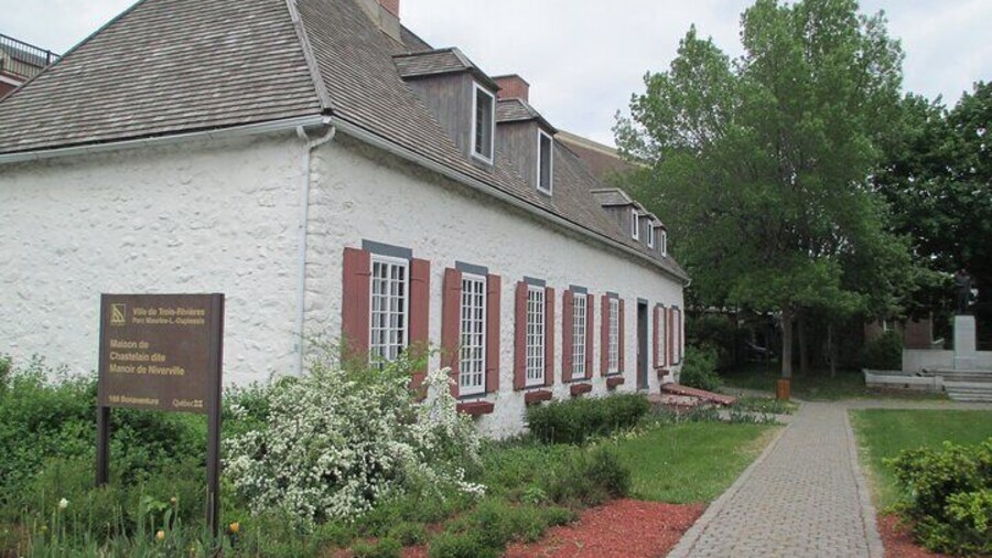 Trois-Rivières Self-Guided Walking Tour and Scavenger Hunt