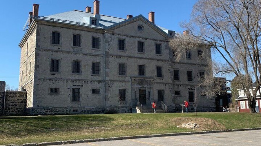 Trois-Rivières Self-Guided Walking Tour and Scavenger Hunt