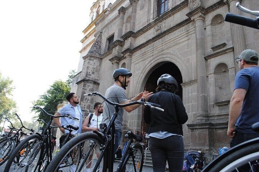 Frida Kahlo VIP - Bike & Churros [Museum Tickets Included]