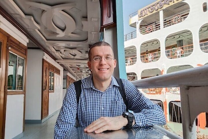 Discover Dhaka City Like a Local