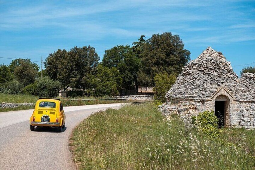 Fiat 500 tour in Valle di Itria and visit to the Dairy