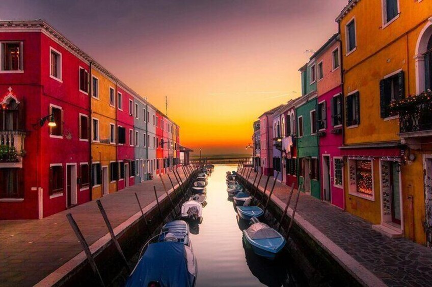 Vibrant Charm: Professional Photoshoot at Burano