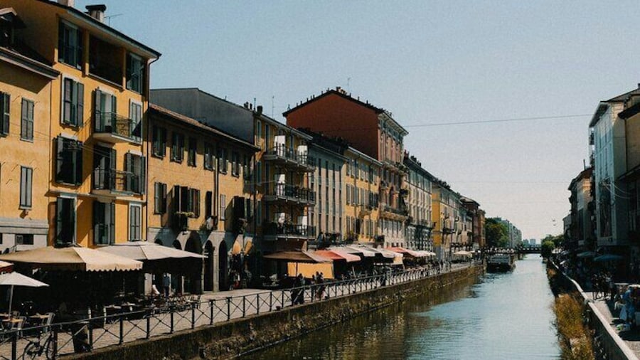 Charming Canals: Professional Photoshoot at I Navigli